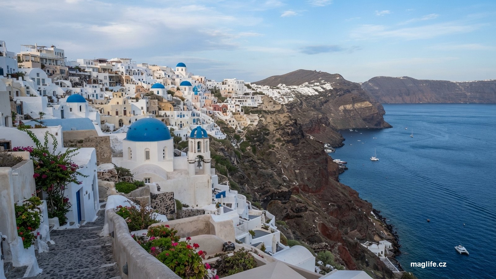 Santorini: řecký ostrov nad kalderou