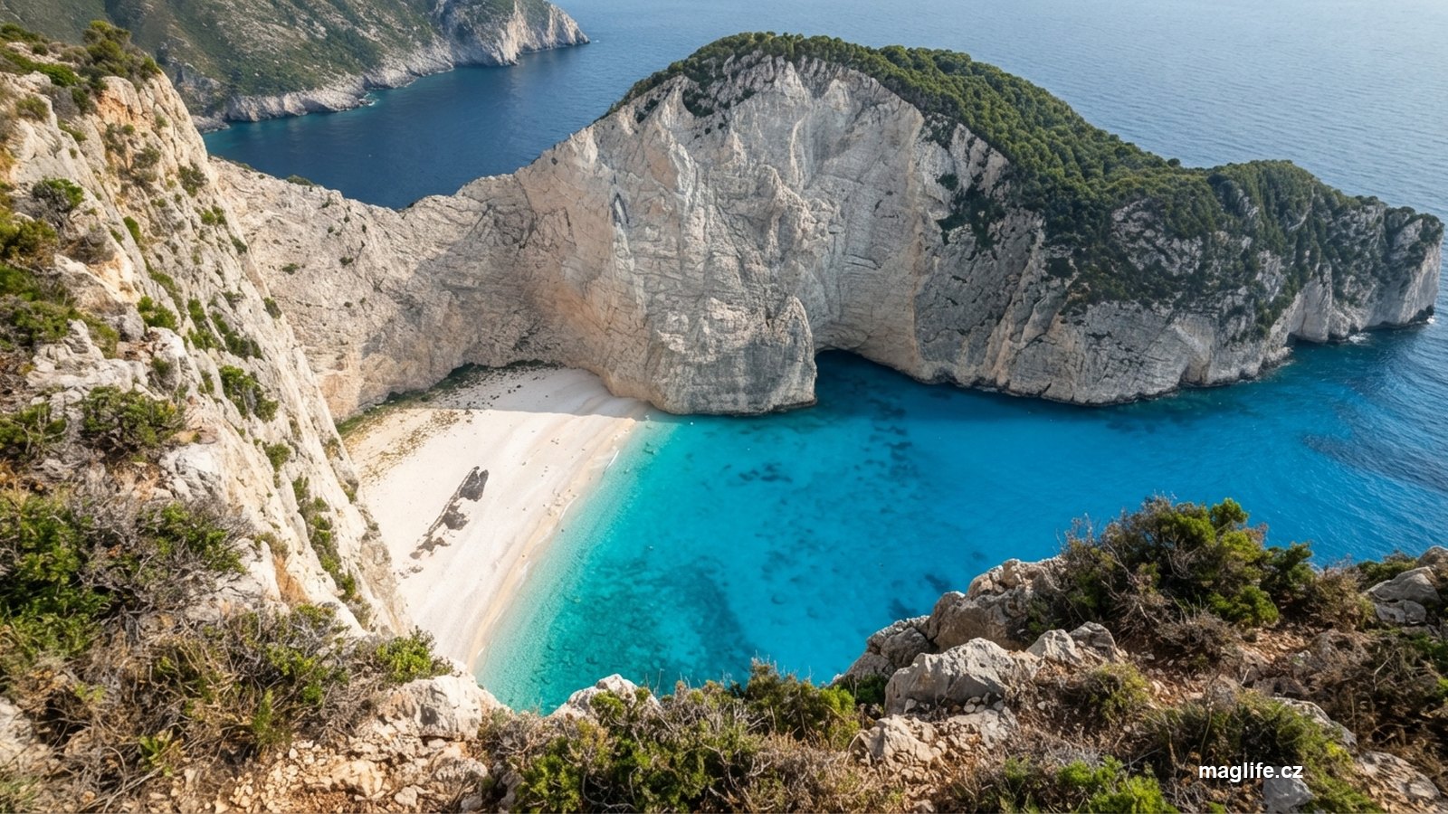 Zakynthos: k nejznámější zátoce se nedá dojít